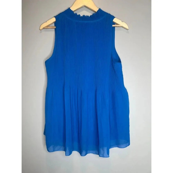 Romeo Juliet sleeveless blue pleated blouse top shirt sz Medium pullover v neck - Picture 6 of 6